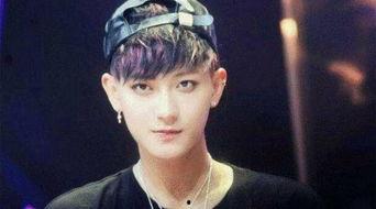 黄子韬耿直在线吃瓜视频,耿直性格引网友热议