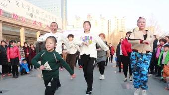 吃瓜现场广场舞视频